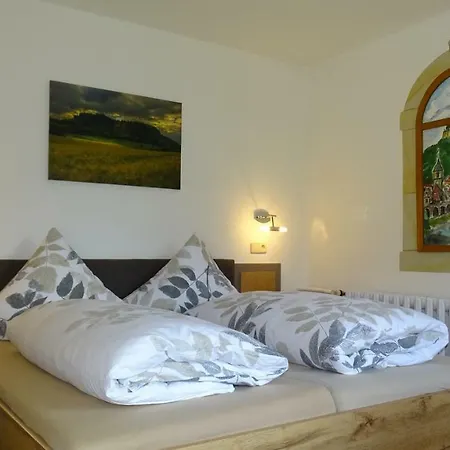 Gasthof Lug Ins Land